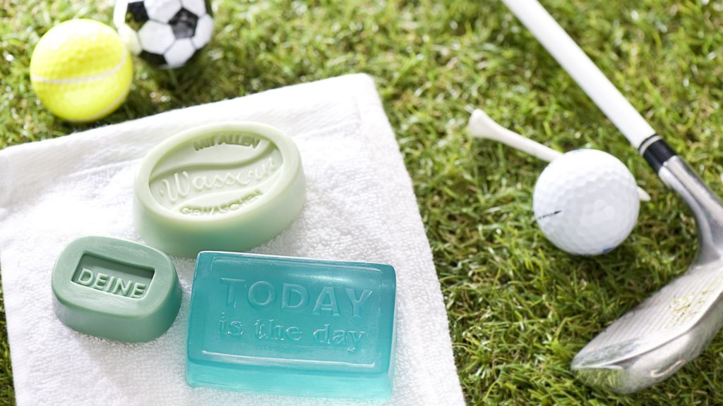 DIY Ideen mit Seife: Das Schönste am Sport ist das Gefühl danach | Handgemachte Seifen in Olivgrün und Türkis für Sportler